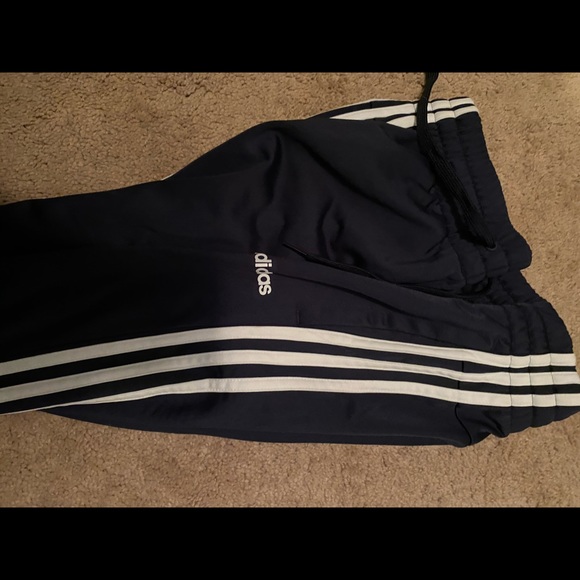 Women’s adidas sweats - Picture 4 of 6